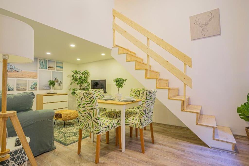 Cosy Flat In Akacfa Str., Aya Apartment Будапеща Екстериор снимка