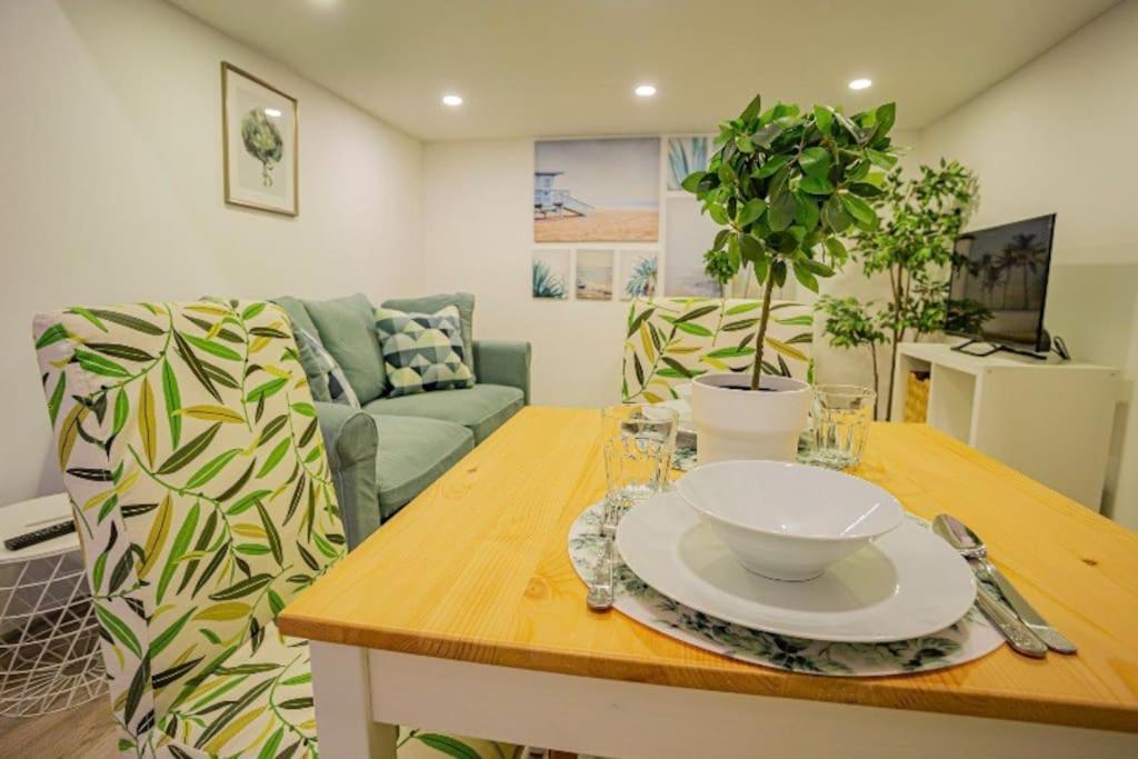 Cosy Flat In Akacfa Str., Aya Apartment Будапеща Екстериор снимка